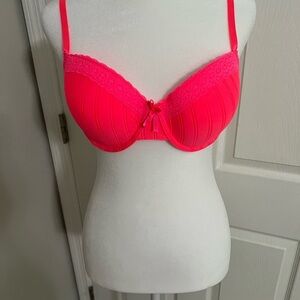 BODY EMBRACE: Pink lace trimmed underwire T-Shirt bra  size 38C